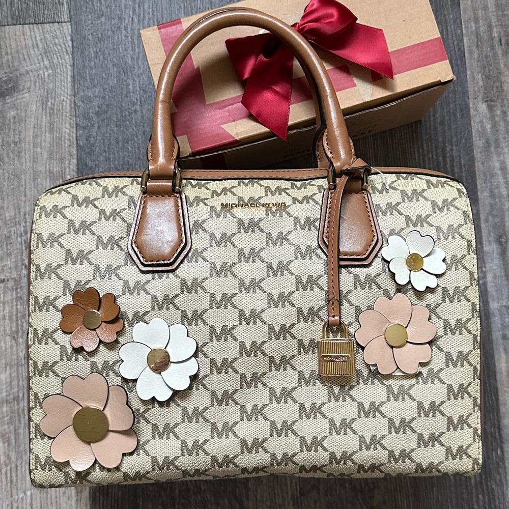 Monogram Floral Appliqué Satchel Mercier - Picture 15 of 16